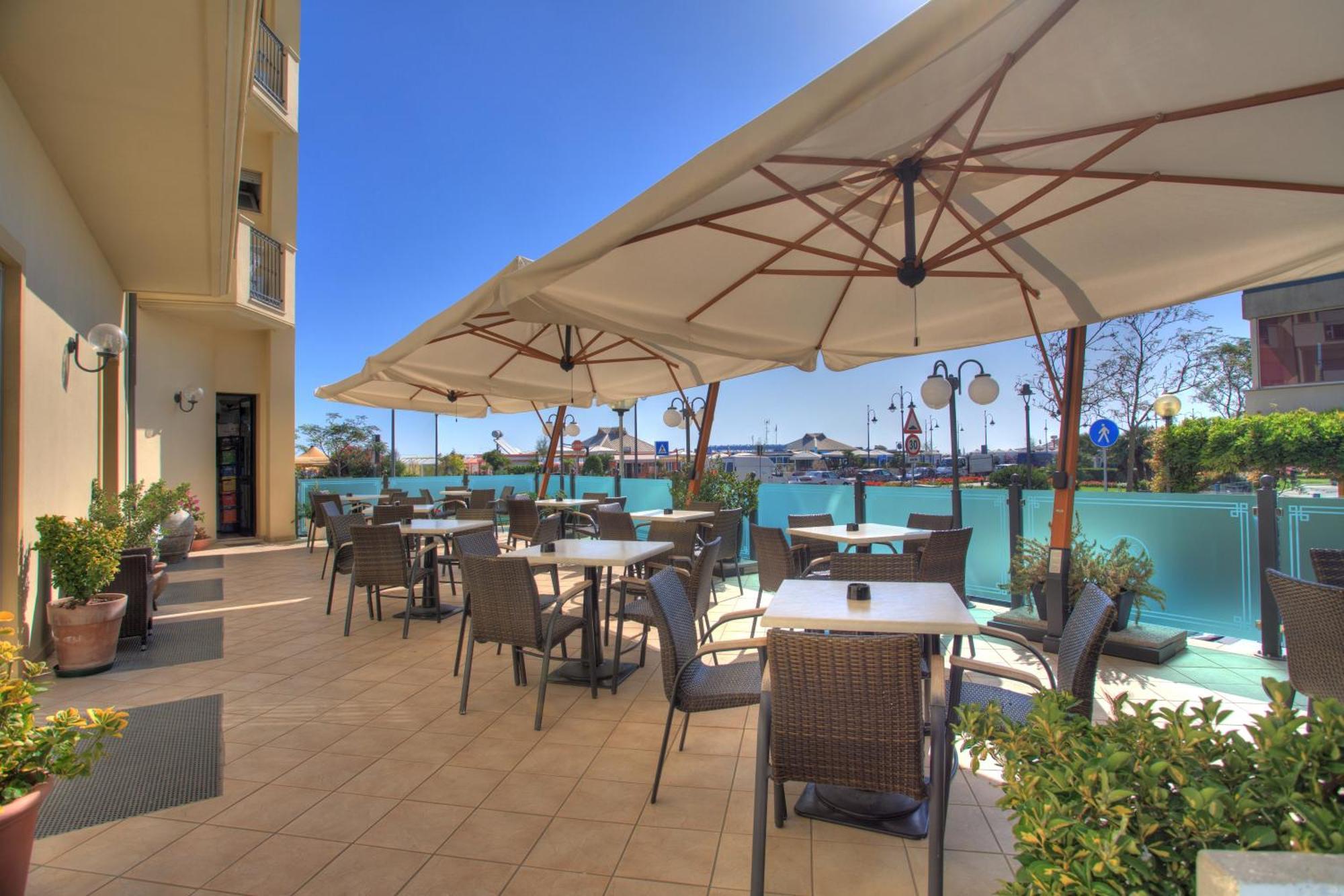 Hotel Garden Cesenatico Exterior foto